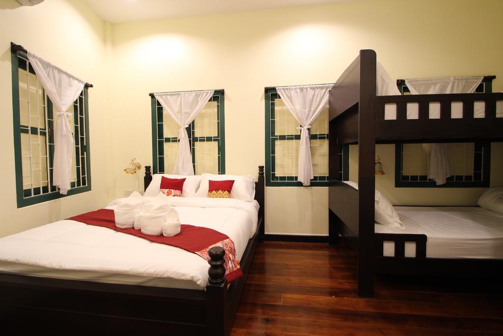 Srisomboon Hostel Trang Exteriér fotografie