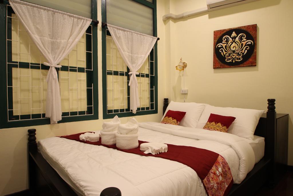 Srisomboon Hostel Trang Exteriér fotografie